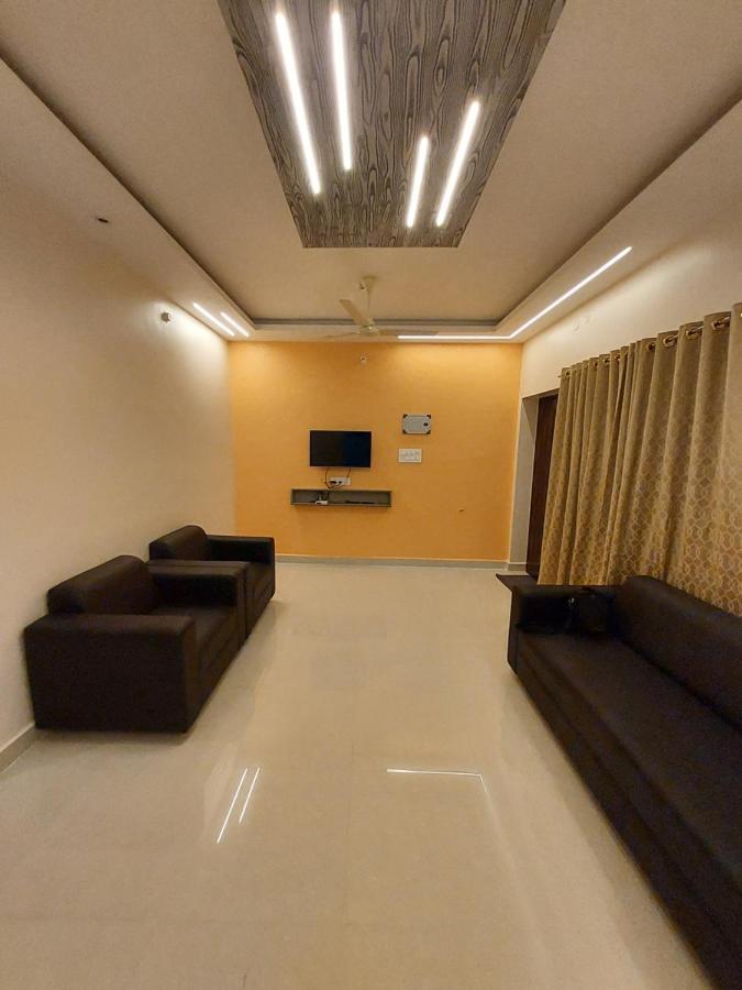 Srirangam Service Apartment Tiruchirappalli Экстерьер фото