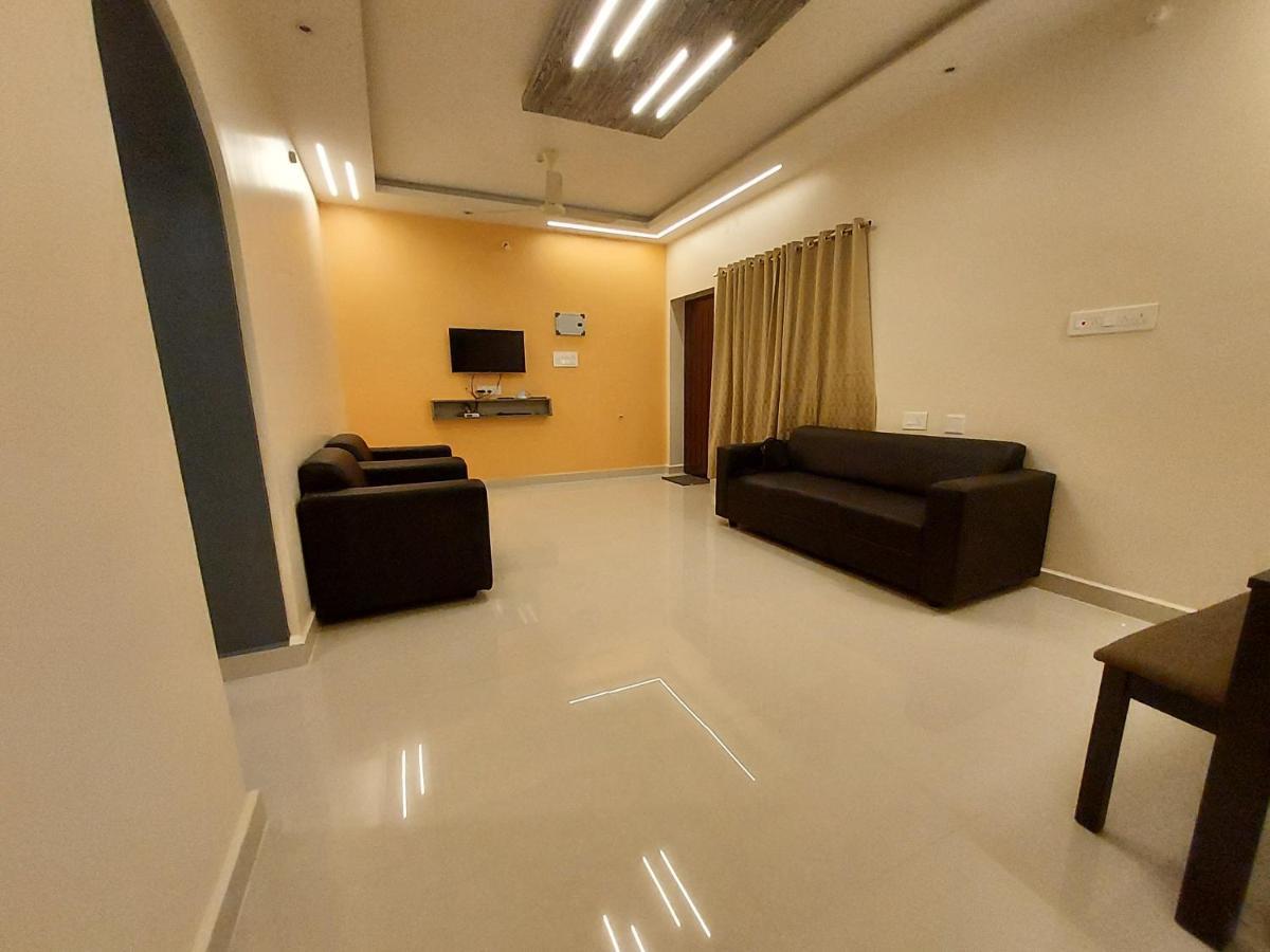 Srirangam Service Apartment Tiruchirappalli Экстерьер фото