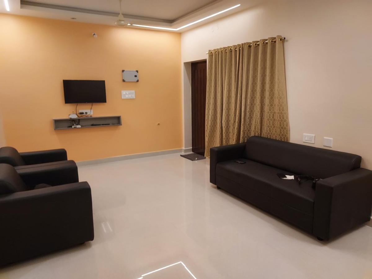 Srirangam Service Apartment Tiruchirappalli Экстерьер фото