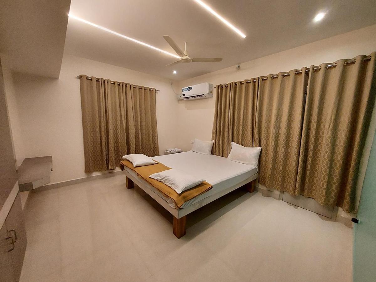 Srirangam Service Apartment Tiruchirappalli Экстерьер фото