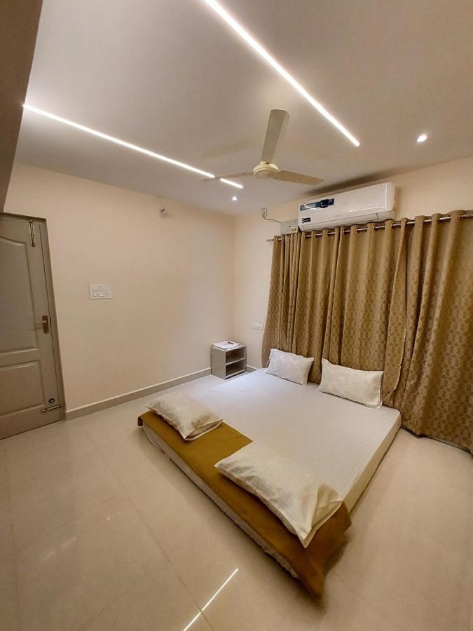 Srirangam Service Apartment Tiruchirappalli Экстерьер фото
