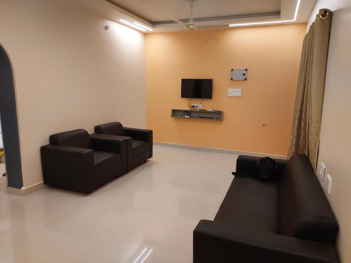 Srirangam Service Apartment Tiruchirappalli Экстерьер фото