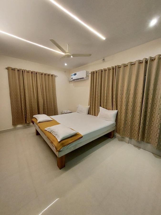 Srirangam Service Apartment Tiruchirappalli Экстерьер фото