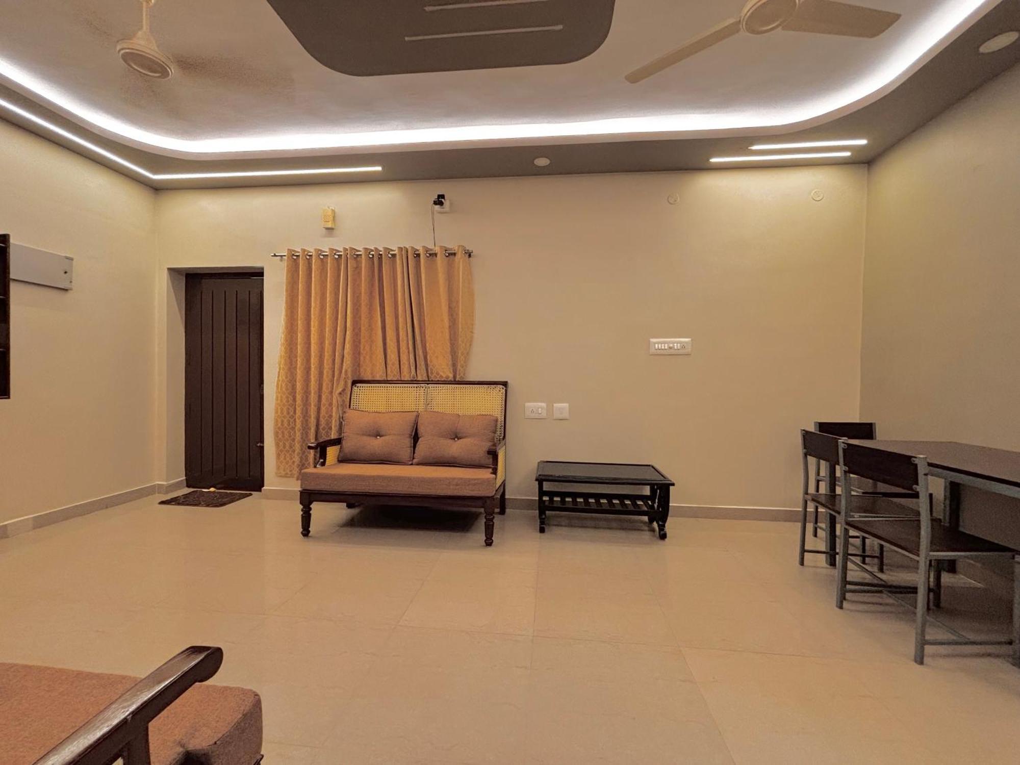 Srirangam Service Apartment Tiruchirappalli Экстерьер фото